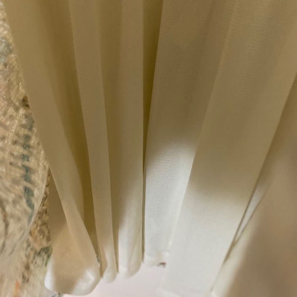 Chelsea & Violet - Picture 9 of 9